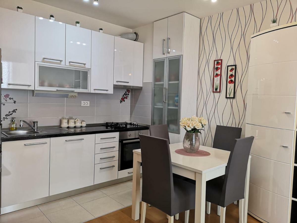 Apartment Ines 2 Split Buitenkant foto
